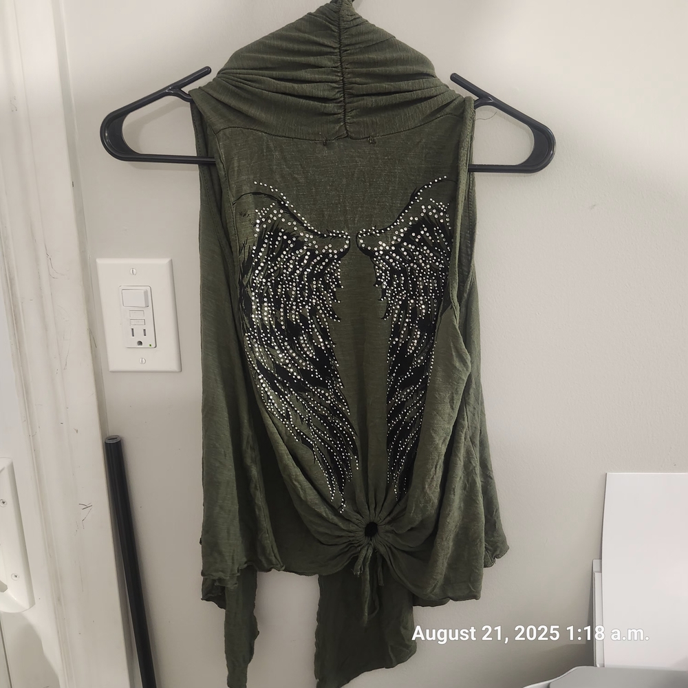 Elegant Olive Green Sleeveless Vest with Wing Design